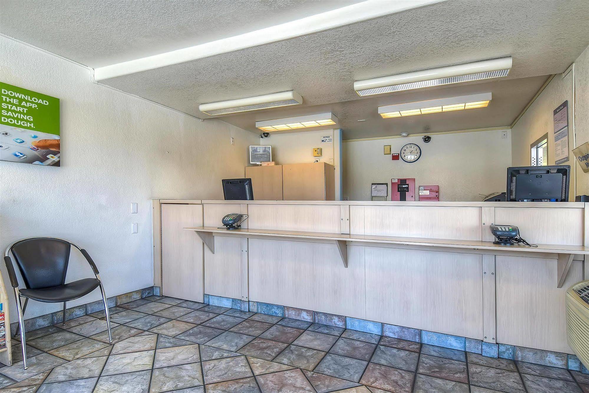 Motel 6 Anaheim Stadium - Orange Eksteriør billede